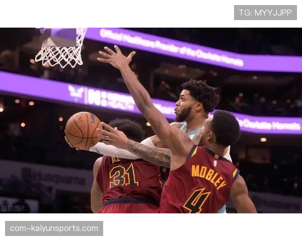 赫夫盖帽领跑联盟 篮筐保护能力备受肯定